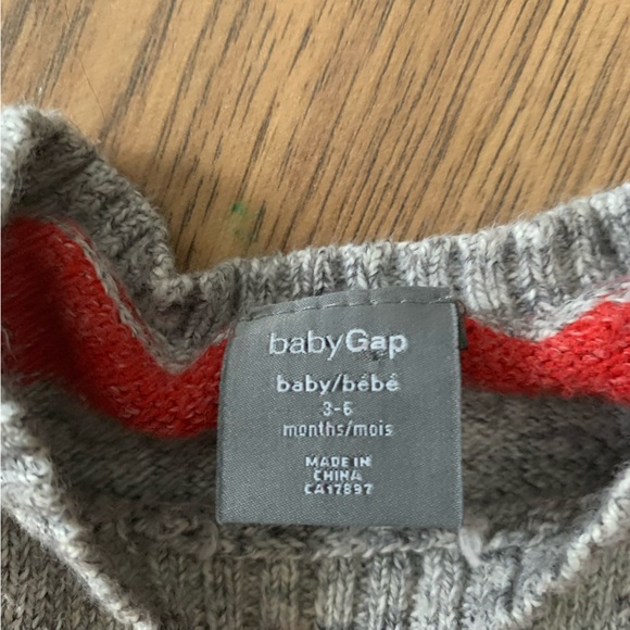 3-6 month striped Gap romper - Picture 2 of 2